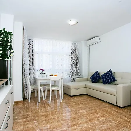 Appartement Monko Raimbow & Pool O *